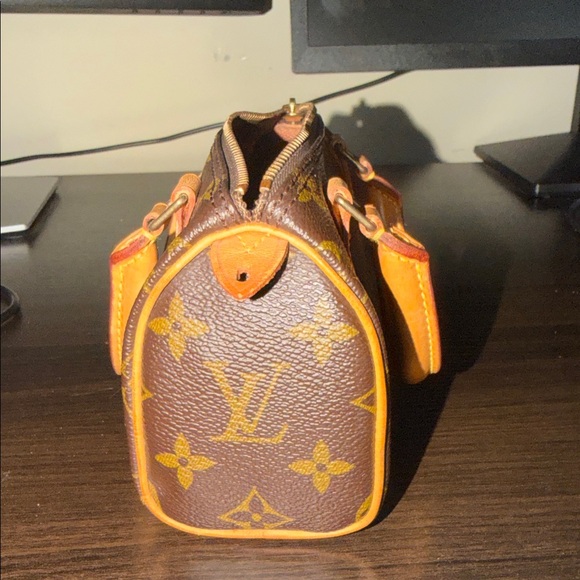 Louis Vuitton Nano Speedy
TH0945 - Picture 12 of 14